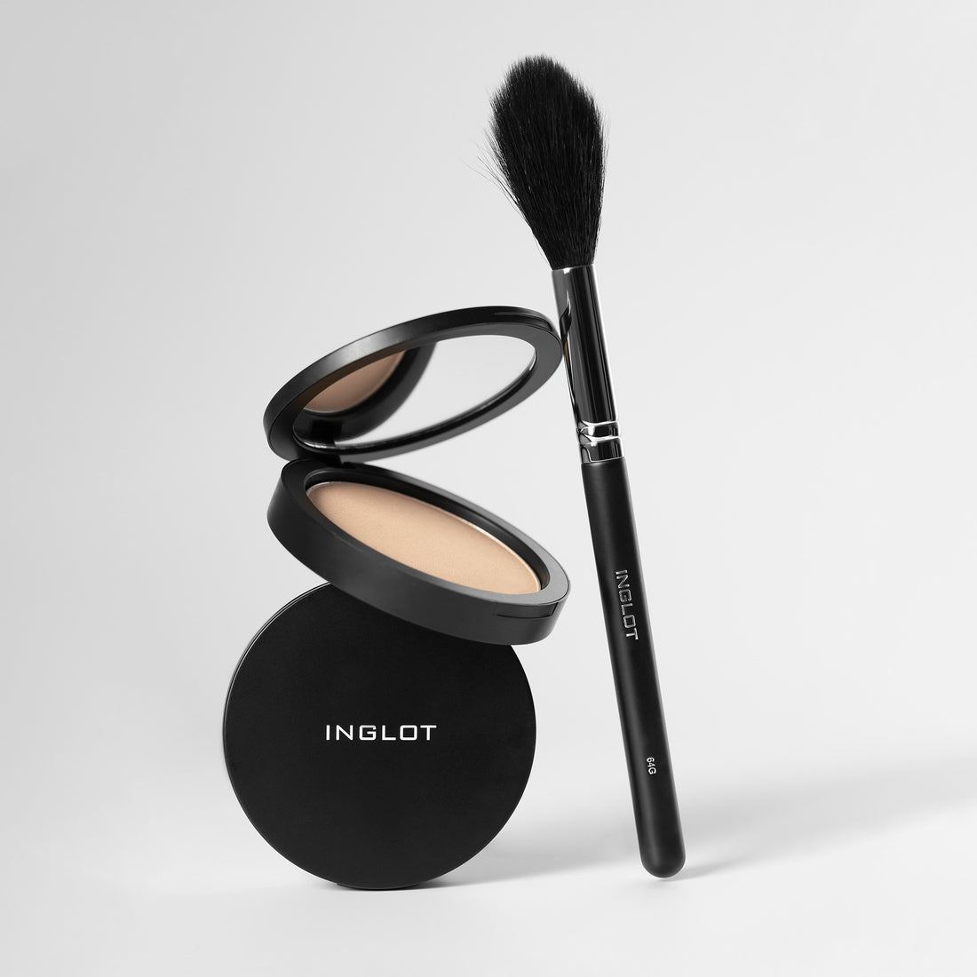 Freedom System Pressed Powder Air Light Finish