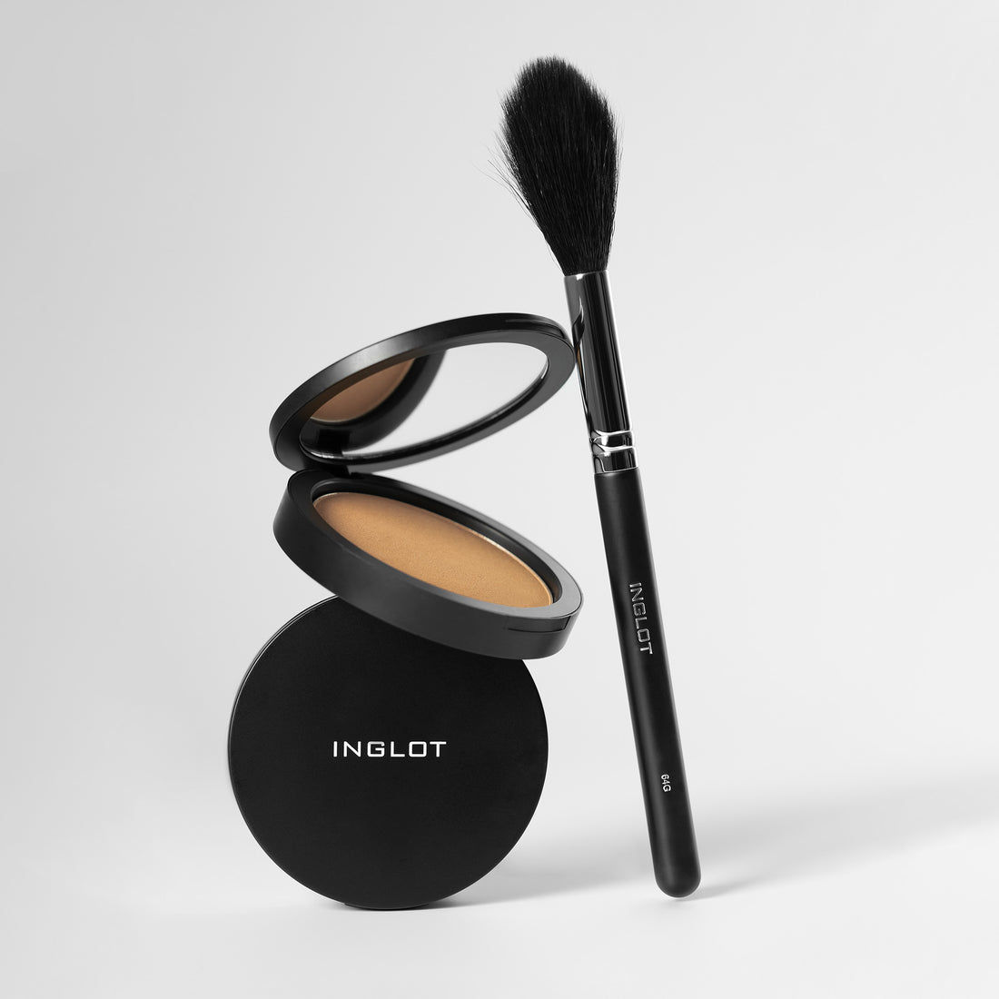 Freedom System Pressed Powder Air Light Finish